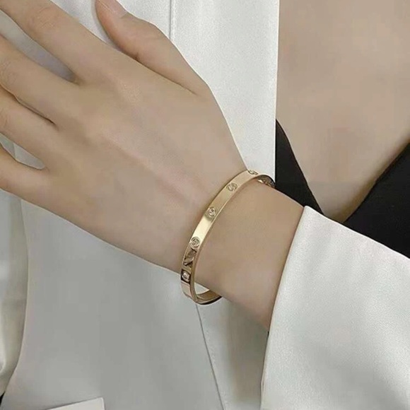 Sparkling Splendor Yellow Gold Rhinestone Bangle - Picture 4 of 5